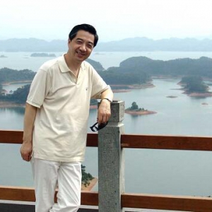 爷爷级少将玩游戏多年 邀年轻人一起感受游戏的精髓