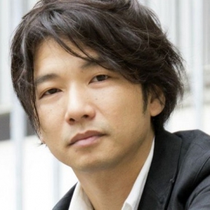 “极富艺术气息的制作人”——上田文人演绎精彩人生