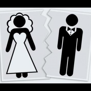 日本时尚夫妻为过时游戏机闹至离婚
